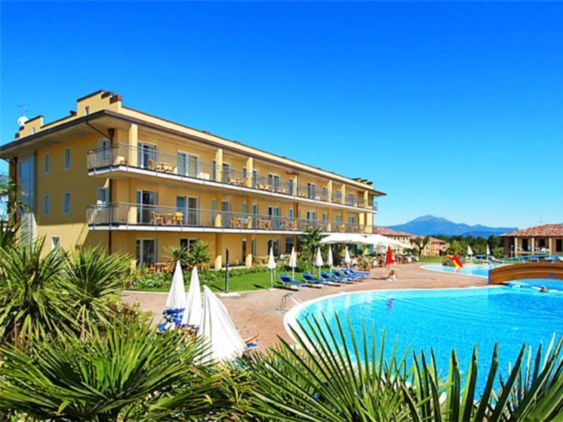 Hotel Bella Italia Пескьера-дель-Гарда Экстерьер фото